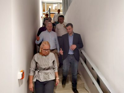 IMG-25