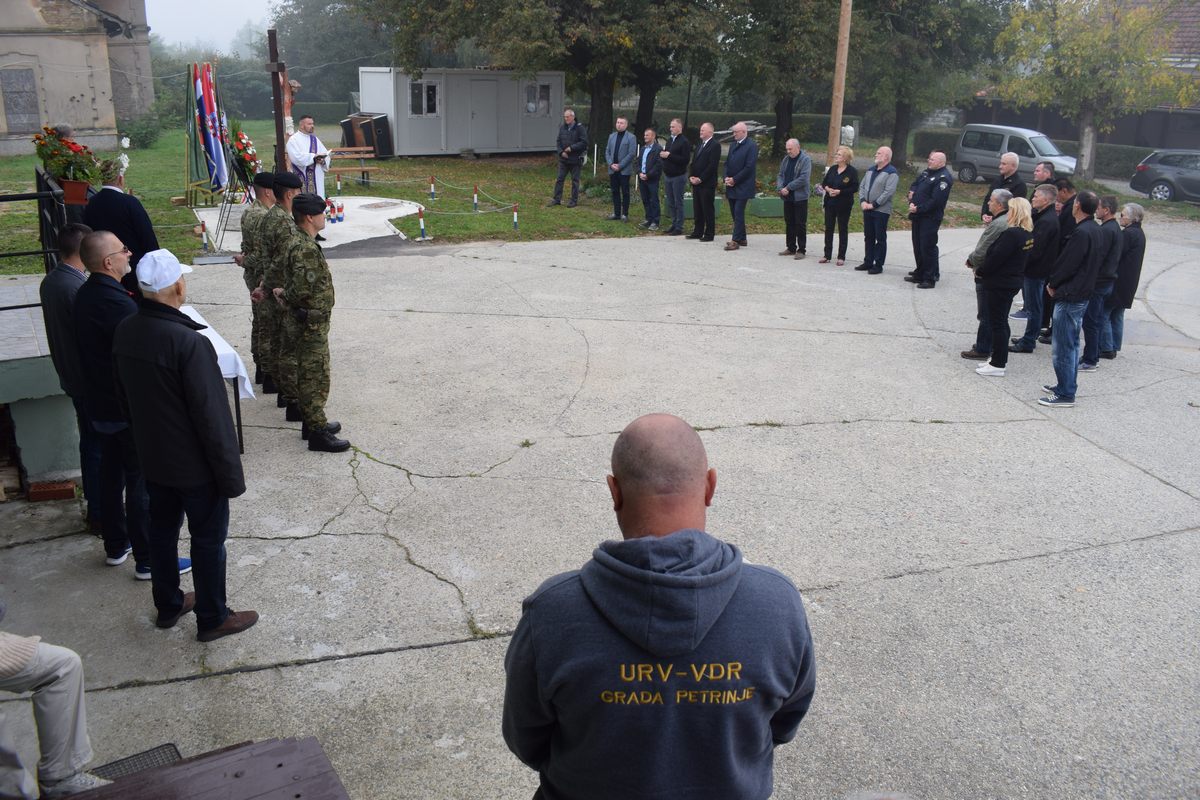 Zamjenik župana Mihael Jurić je, kao izaslanik predsjednika Hrvatskog sabora Gordana Jandrokovića, u subotu, 8. listopada 2022. godine, u Petrinji nazočio obilježavanju 31. godišnjice ustrojavanja 74. samostalnog bataljuna Petrinja. 