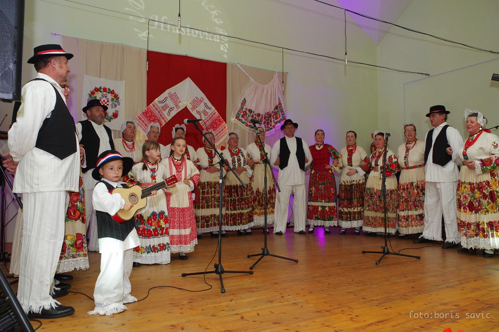 U petak 14. listopada 2022. godine u Narodnom domu "Stjepan Radić" u Hrastovici, održan je "Koncert domoljubnih i narodnih pjesama" kojeg je organiziralo Kulturno u umjetničko društvo "Hrastovačka gora" iz Hrastovice.