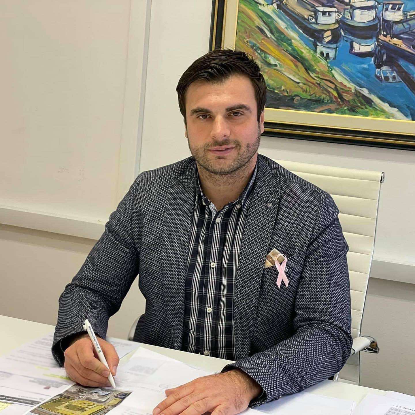 Listopad je mjesec borbe protiv raka dojke kada se u cijeloj Hrvatskoj održavaju brojne javno zdravstvene akcije kojima se želi ukazati na važnost ranog otkrivanja raka dojke, a posebno na važnost redovitih dijagnostičkih pregleda.