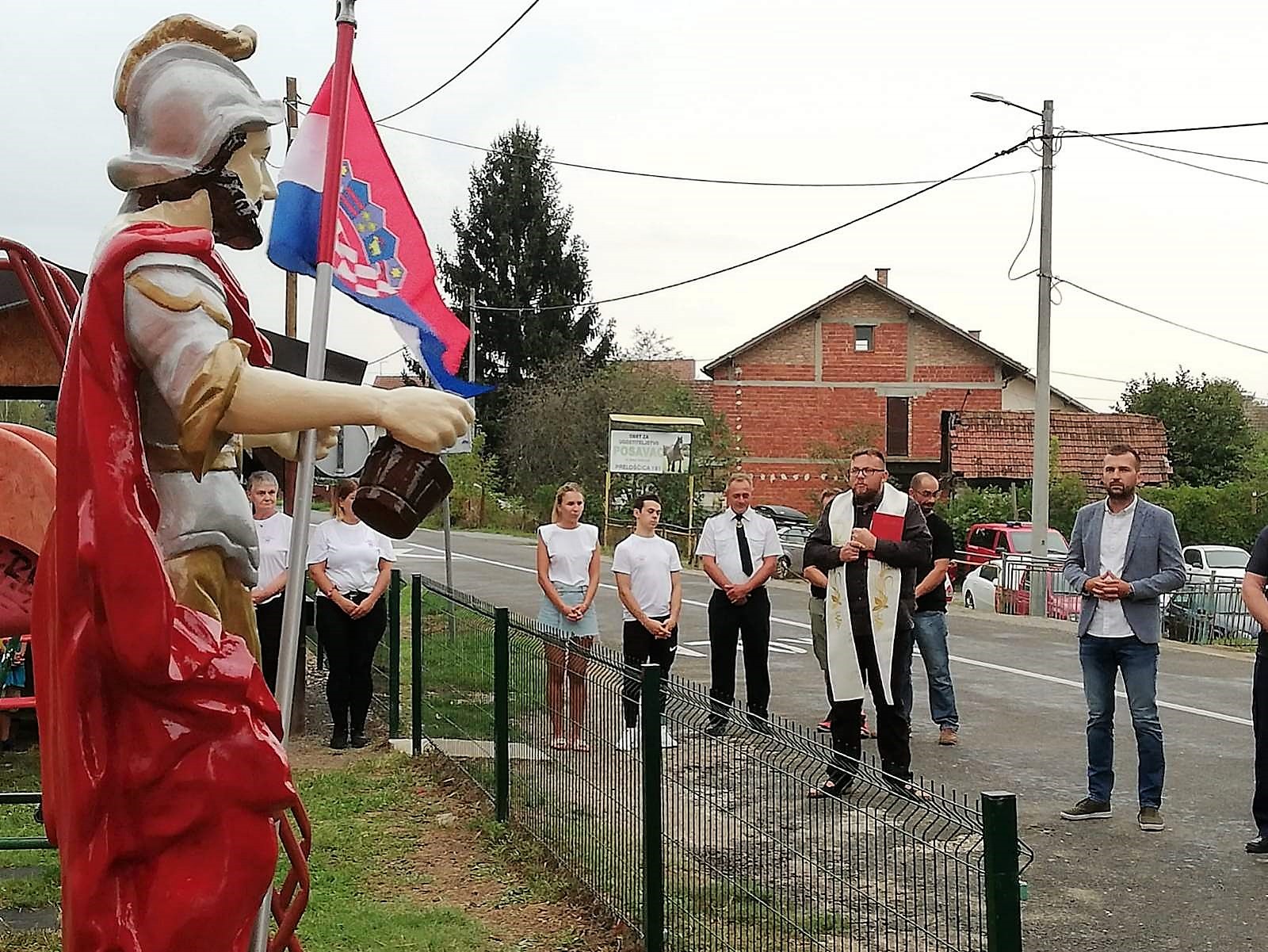 Vijećnik županijske skupštine Tomislav Kralj je u subotu, 27. kolovoza 2022. godine, kao izaslanik župana Ivana Celjaka, u Prelošćici sudjelovao u proslavi 90 godina postojanja Dobrovoljnog vatrogasnog društva Prelošćica. Ovo prigodom je otkriven i posvećen spomenik sv. Florijanu, a najmlađi članovi društva su predstavili pokazne vatrogasne vježbe.