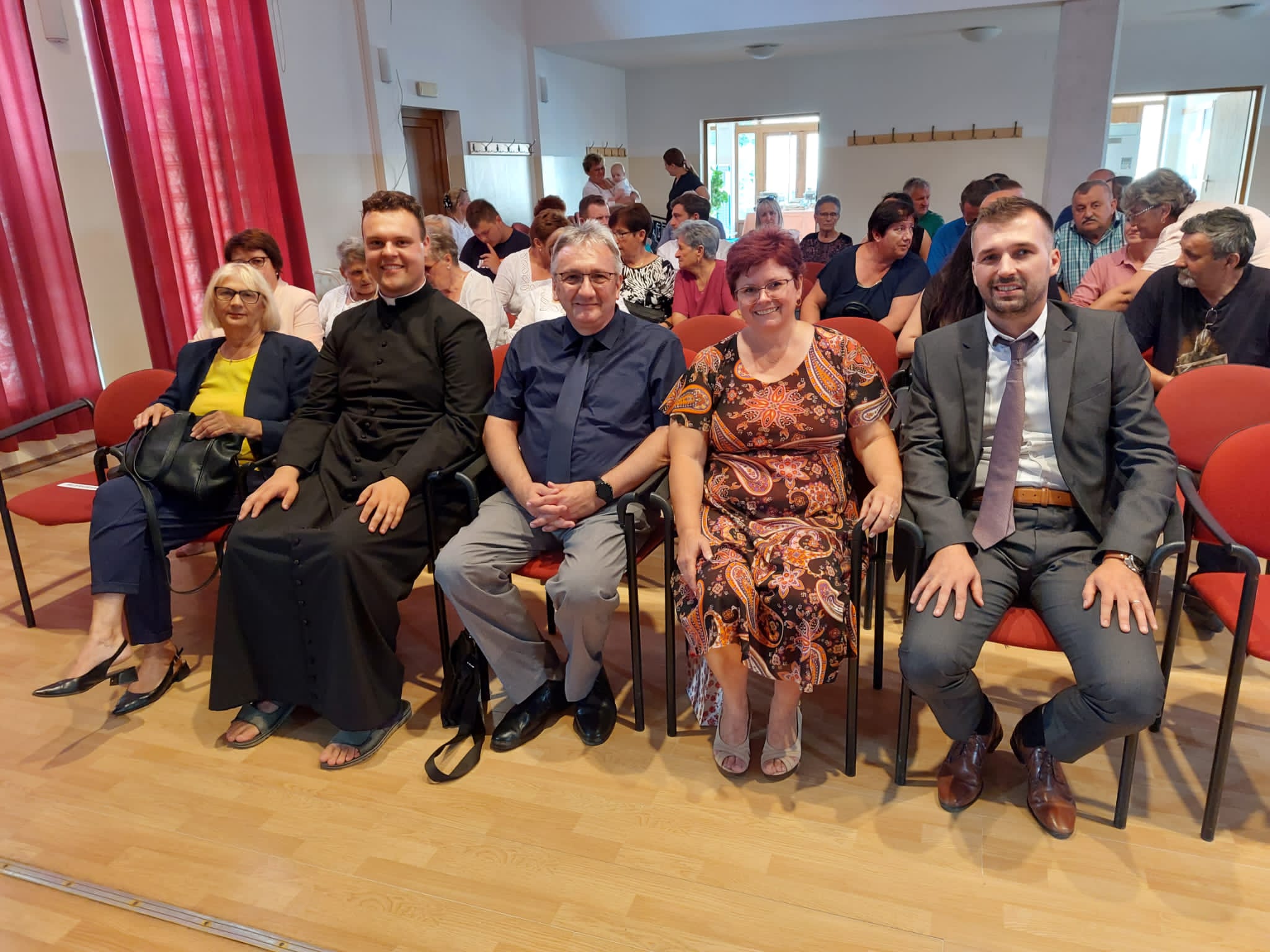 Svečanoj sjednici Općinskog vijeća koja je u prigodi obilježavanja Dana općine Hrvatska Dubica, održana dana 4. kolovoza 2023. godine u Hrvatskom domu prisustvovao je izaslanik sisačko-moslavačkog župana, županijski vijećnik Tomislav Kralj istaknuvši dobru suradnju Sisačko-moslavačke županije i Općine Hrvatska Dubica