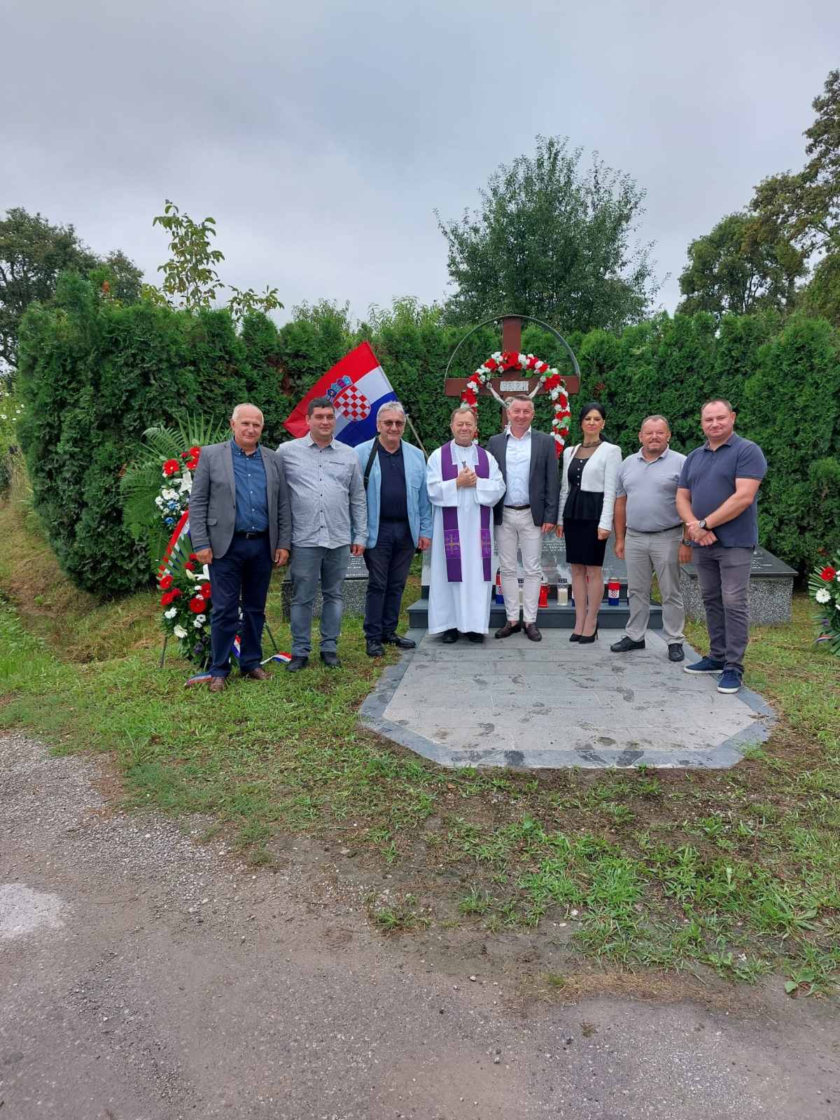 Pročelnica županijskog Upravnog odjela za obrazovanje, kulturu, šport, mlade i civilno društvo Robertina Štajdohar je, kao izaslanica župana Ivana Celjaka, nazočila proslavi Dana pobjede i domovinske zahvalnosti i Dana hrvatskih branitelja, koju su organizirali Mjesni odbor i Sportsko-rekreativni klub Mokrice.