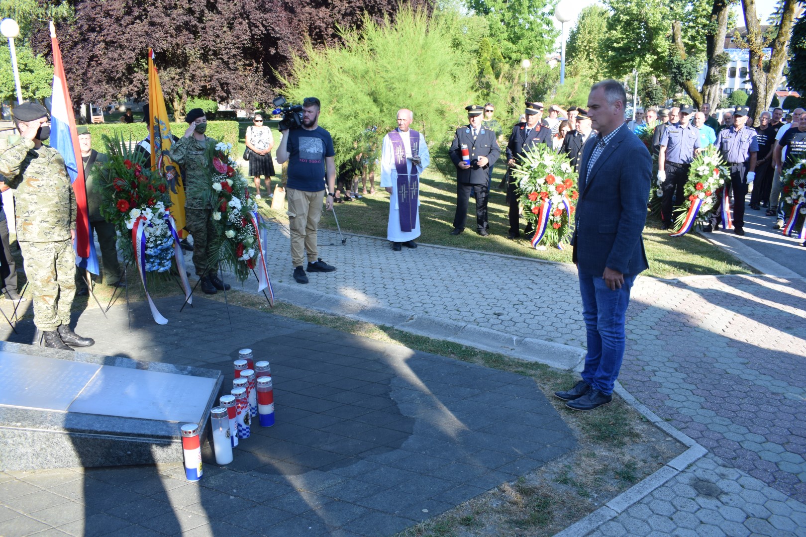 Zamjenik župana Mihael Jurić je kao izaslanik predsjednika Hrvatskog sabora Gordana Jandrokovića, u ponedjeljak, 28. lipnja 2021. godine, nazočio svečanom obilježavanju Dana hrvatskih branitelja grada Novske.  Nakon polaganja vijenaca kod spomenika poginulim hrvatskim braniteljima u Gradskom parku u Novskoj uslijedilo je svečano postrojavanje te mimohod policije i vojnih postrojbi iz Domovinskog rata na Trgu dr. Franje Tuđmana.