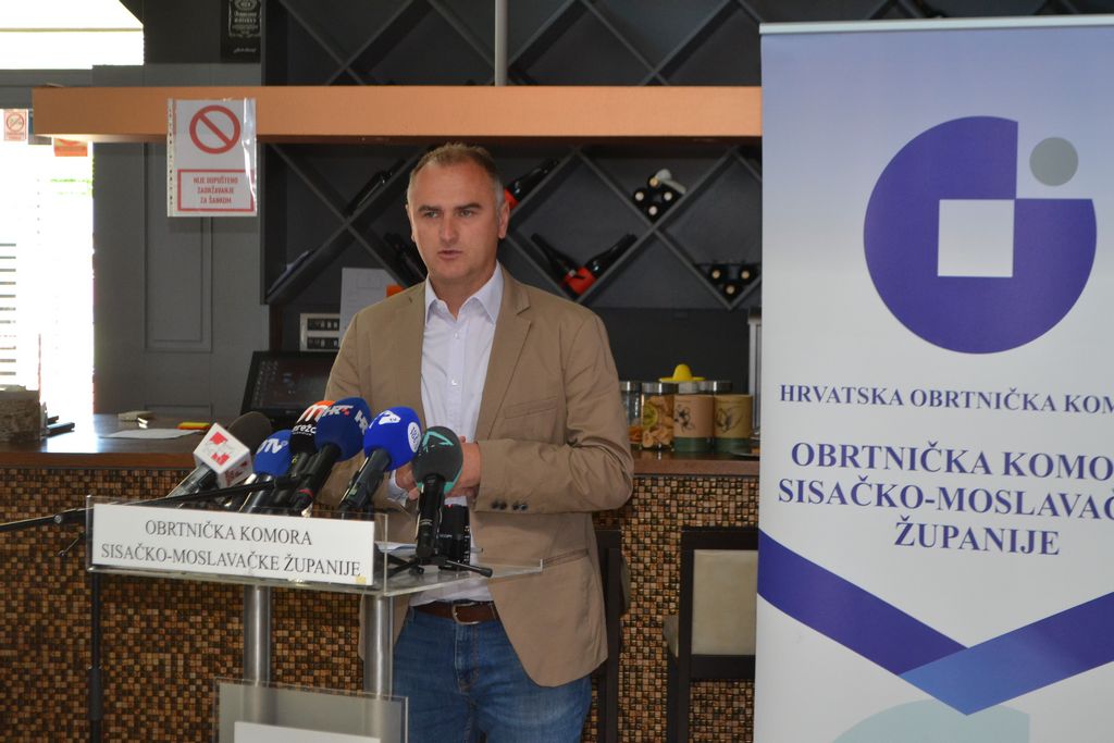 Zamjenik župana Mihael Jurić je u srijedu, 30. lipnja 2021. godine, u prostoru restorana „Cocktail“ u Sisku nazočio svečanoj sjednici Skupštine Obrtničke komore Sisačko-moslavačke županije.