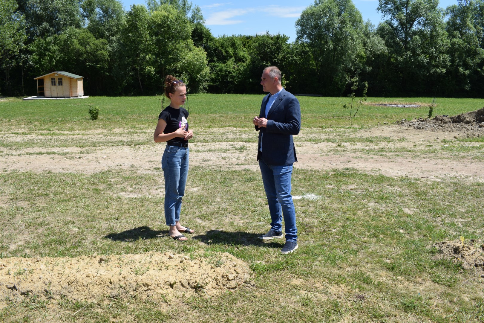 Zamjenik sisačko-moslavačkog župana Mihael Jurić je u subotu, 12. lipnja 2021. godine, na prostoru Inkluzivne farme u Hrastovici, nazočio predstavljanju projekata "Novim vještinama za bolju zajednicu" i "Asistent-pomoć i podrška", u sklopu manifestacije "Dani otvorenih vrata" Udruge osoba s invaliditetom Sisačko-moslavačke županije.