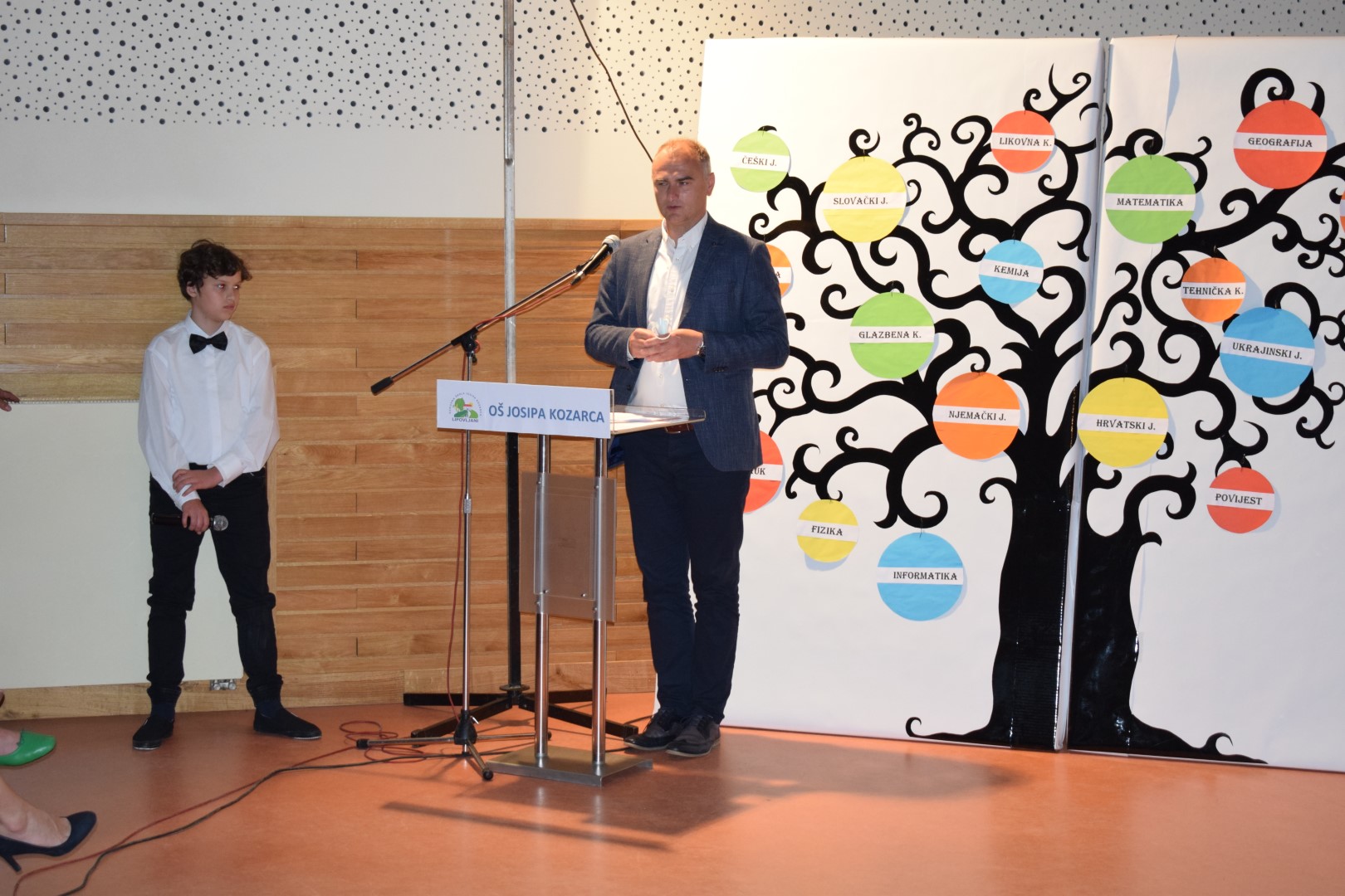 Zamjenik sisačko-moslavačkog župana Mihael Jurić je u srijedu, 16. lipnja 2021. godine, u prostoru Društvenog doma Lipovljani nazočio svečanom programu, koji je bio održan u povodu 250 godina postojanja Osnovne škole Josipa Kozarca Lipovljani. 