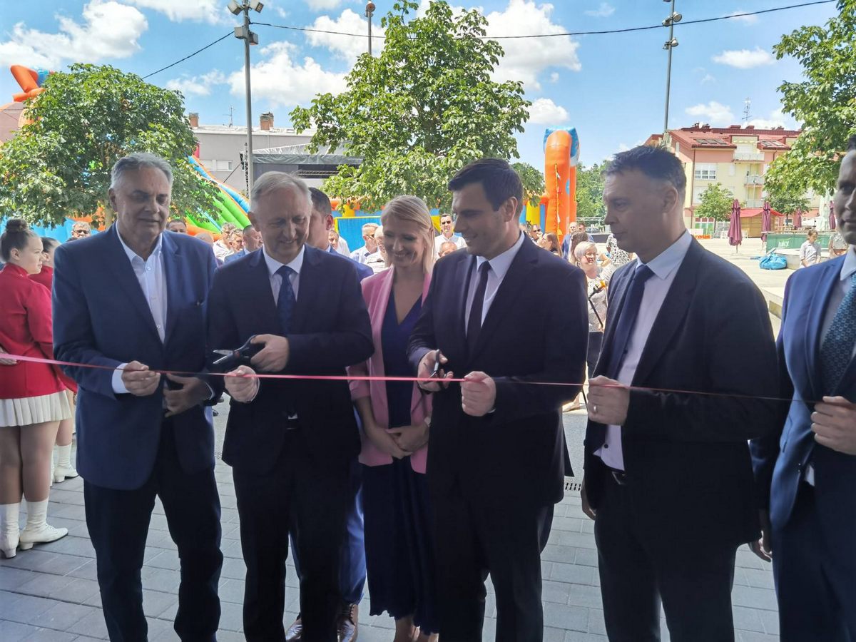 Župan Ivan Celjak je, kao izaslanik predsjednika Hrvatskog sabora Gordana Jandrokovića, nazočio svečanoj sjednici Gradskog vijeća Kutine, održanoj u dvorani Doma kulture, u povodu obilježavanja Dana grada Kutine. 