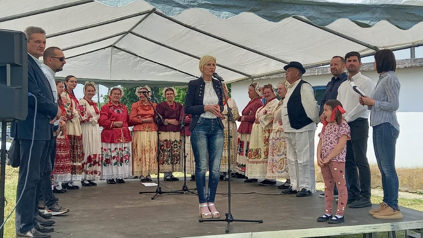 U subotu, 3. lipnja 2023. godine u Popovači je održana 14. izložba stoke Sisačko-moslavačke županije koju je nazočila pročelnica UO za poljoprivredu, ruralni razvoj, zaštitu okoliša i prirode Anita Sinjeri Ibrišević.