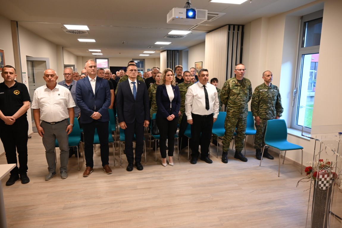 Zamjenik župana Mihael Jurić je sudjelovao u obilježavanju 34. obljetnice ustrojavanja 2. pješačke bojne „Banijska oluja“ 2. gardijske brigade „Grom“, 