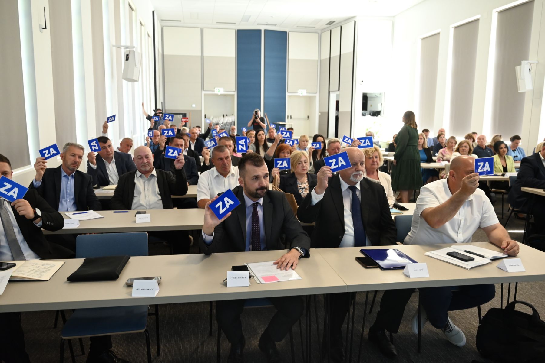 Županijska skupština Sisačko-moslavačke županije svoju je konstituirajuću sjednicu održala u Županijskoj kongresnoj dvorani.