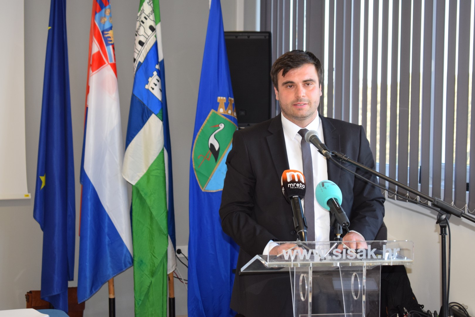 Župan Ivan Celjak je u srijedu, 20. listopada 2021. godine, u prostoru Poduzetničkog inkubatora PISAK u Sisku nazočio 3. tematskoj sjednici Gradskog vijeća Grada Siska na temu potresa i obnove.