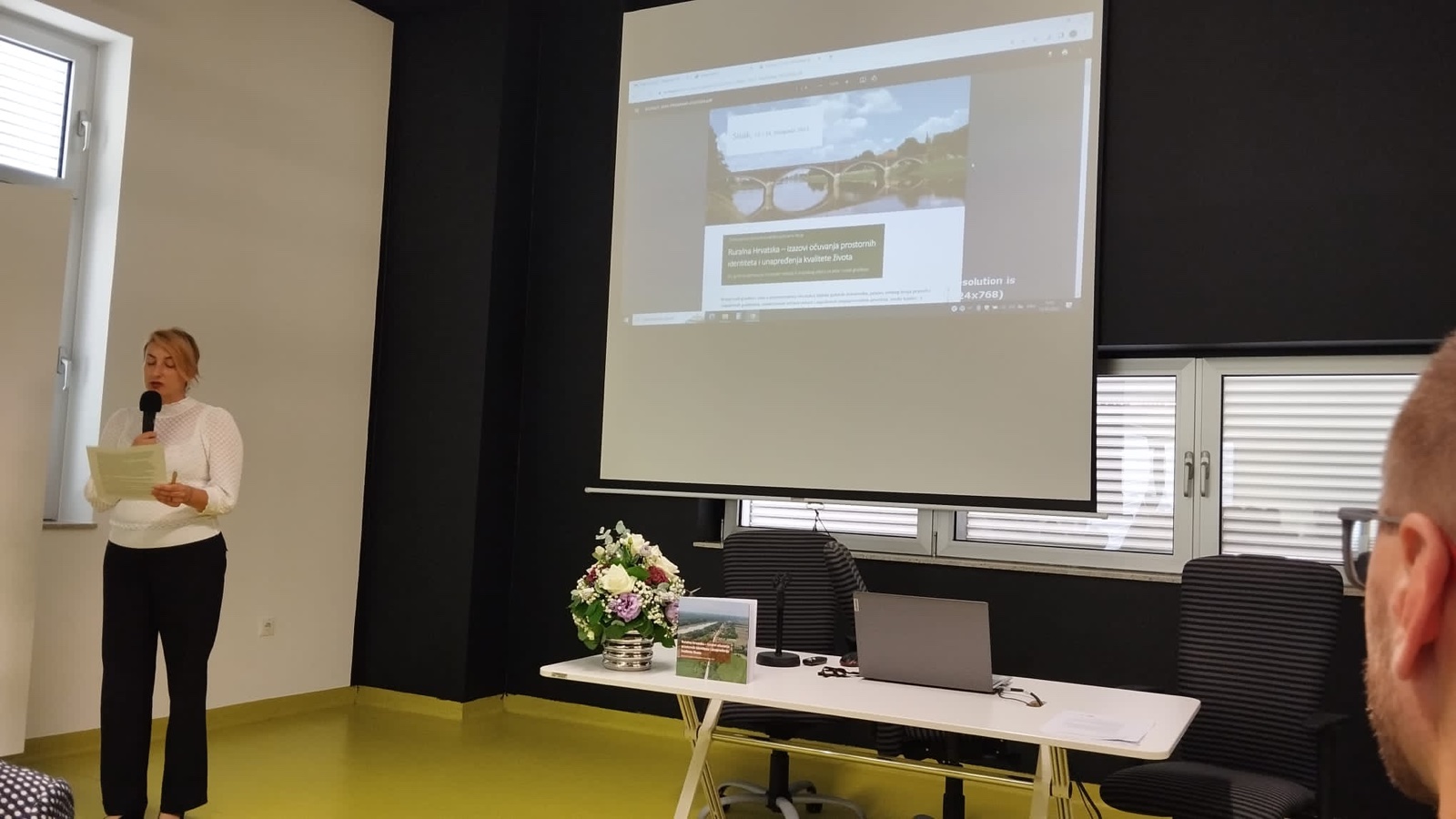 Znanstveno-stručnim multidisciplinarnim skupom „Ruralna Hrvatska – izazovi očuvanja prostornih identiteta i unapređenja kvalitete života“, koji je otvoren u prostoru Državnog arhiva u Sisku, obilježeno je 30 godina djelovanja Hrvatske sekcije Europskog vijeća za sela i male gradove.