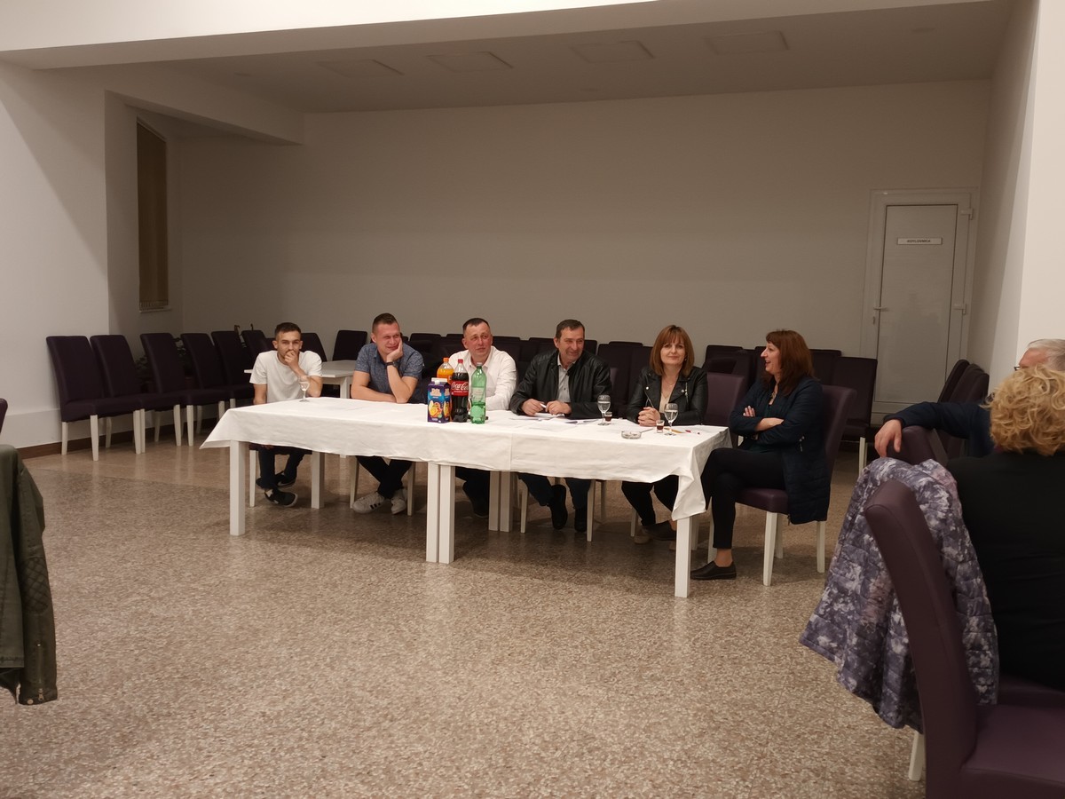 Predsjednica Zajednice kulturno-umjetničkih udruga Sisačko-moslavačke županije Ivanka Roksandić je, kao izaslanica župana Ivana Celjaka, u subotu, 26. ožujka 2022. godine nazočila izbornoj sjednici Skupštine Kulturno-umjetničkog društva "Sunjanka" Sunja, koja je održana u prostoru društvenog doma "Sven Lasta".