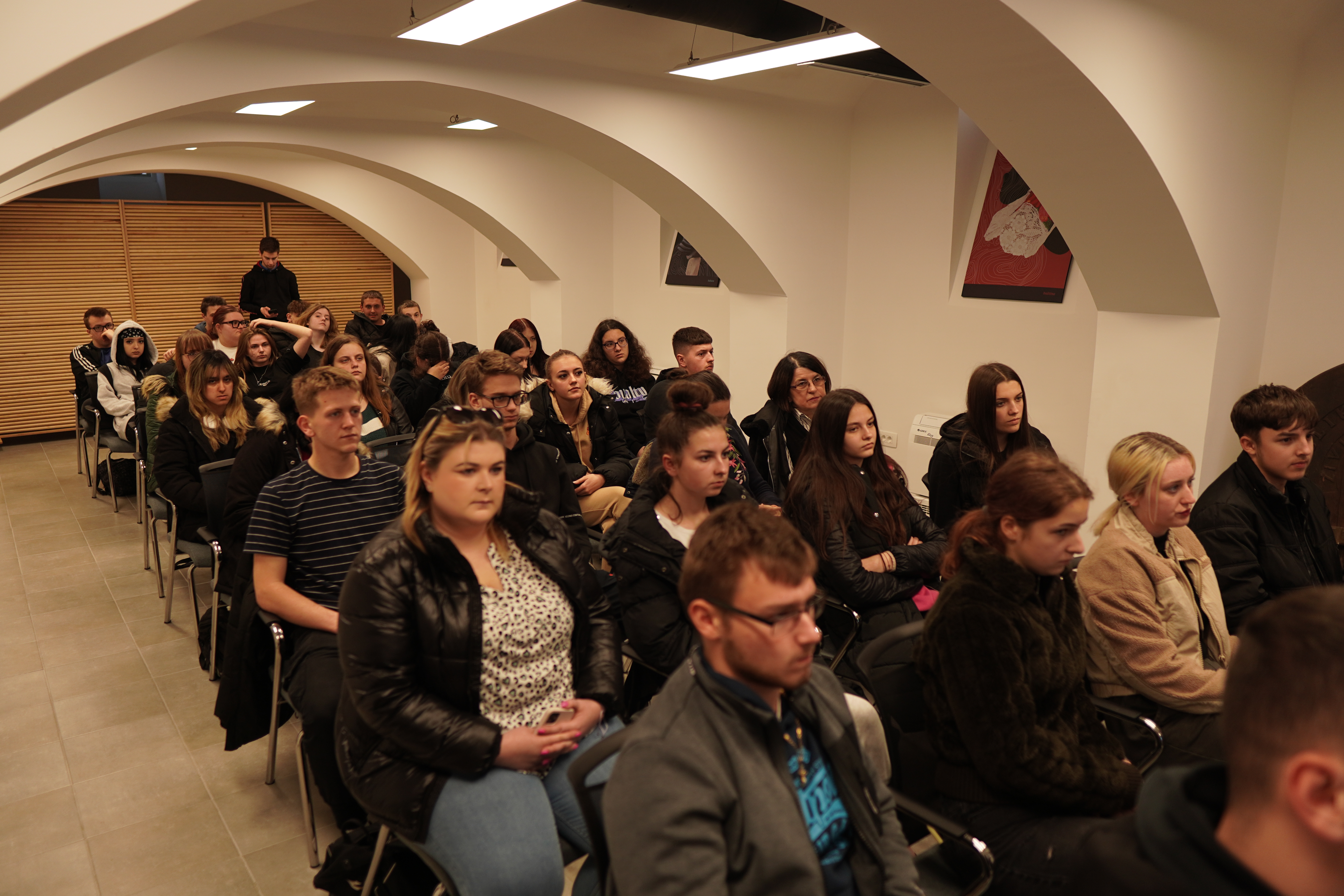 Centar za mlade SMŽ program je Sisačko-moslavačke županije osmišljen u suradnji sa Savjetom mladih SMŽ kako bi naši mladi sugrađani proveli što kvalitetnije slobodno vrijeme u znanju, zabavi i druženju.