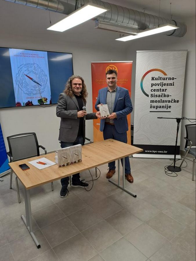 Župan Ivan Celjak je u prostoru Kulturno-povijesnog centra Sisačko-moslavačke županije u Sisku nazočio predstavljanju zbornika autora „Književni kompas Sisačko-moslavačke županije