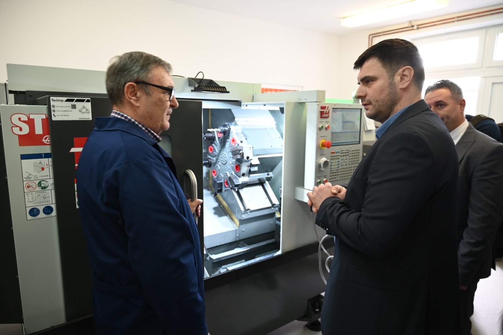 Župan Ivan Celjak je sa suradnicima obišao Tehničku školu Kutina, obrazovnu ustanovu u kojoj Sisačko-moslavačka županija posljednjih godina provodi značajna ulaganja s ciljem osiguravanja najboljih uvjeta za djelovanje nastavnika i učenika.