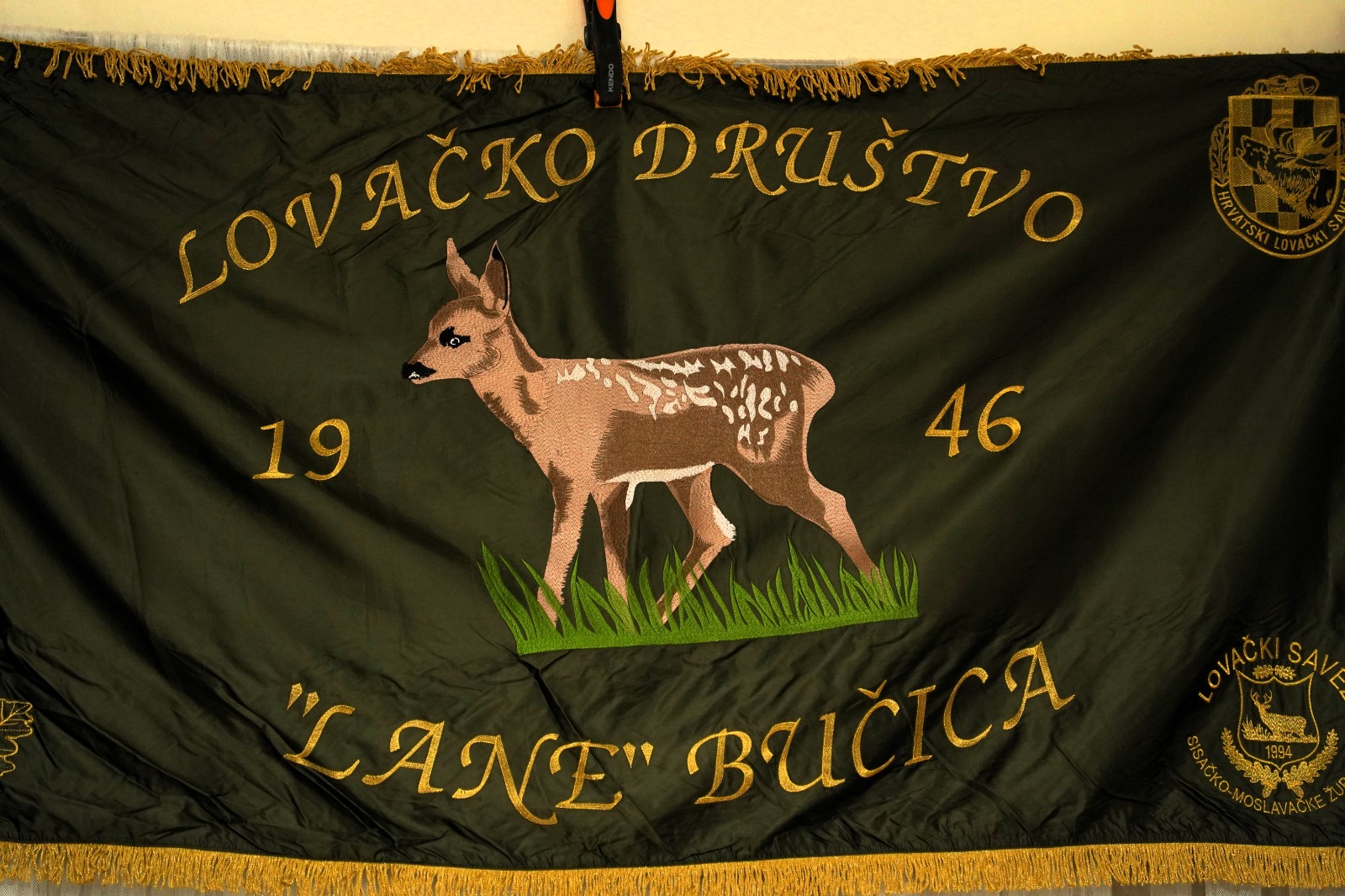 Pročelnica Upravnog odjela za poljoprivredu, ruralni razvoj, zaštitu okoliša i prirode Anita Sinjeri-Ibrišević nazočila je u subotu, 16. ožujka 2024. godine 8. Lovačkom balu Banovine i Pokuplja u organizaciji Lovačkog društva "Lane" Bučica.