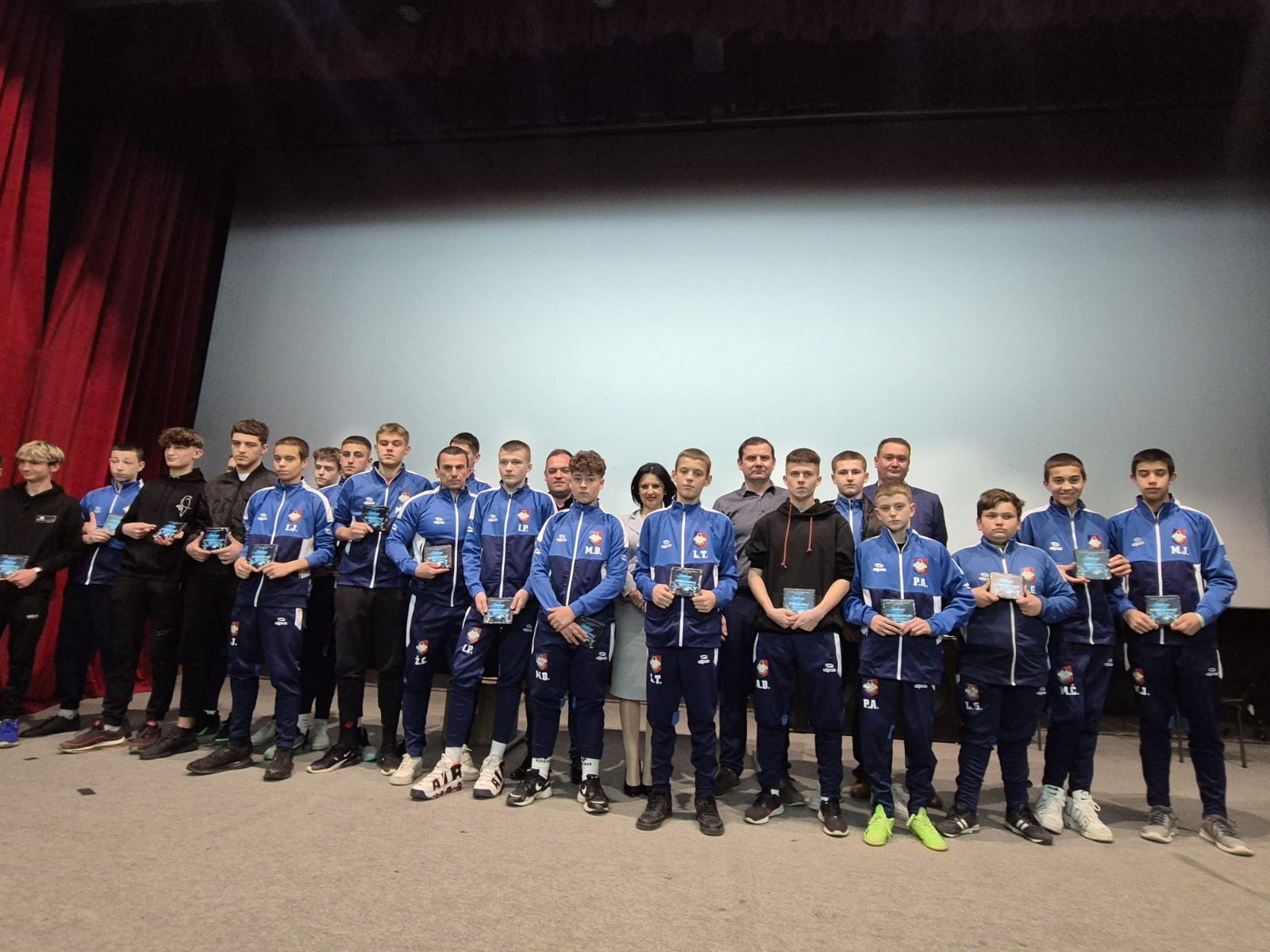 Pročelnica Upravnog odjela za obrazovanje, kulturu, šport, mlade i civilno društvo Robertina Štajdohar nazočila je u petak, 15. ožujka 2024. godine u Hrvatskom domu u Glini dodjeli nagrade za najbolje sportaše grada Gline.