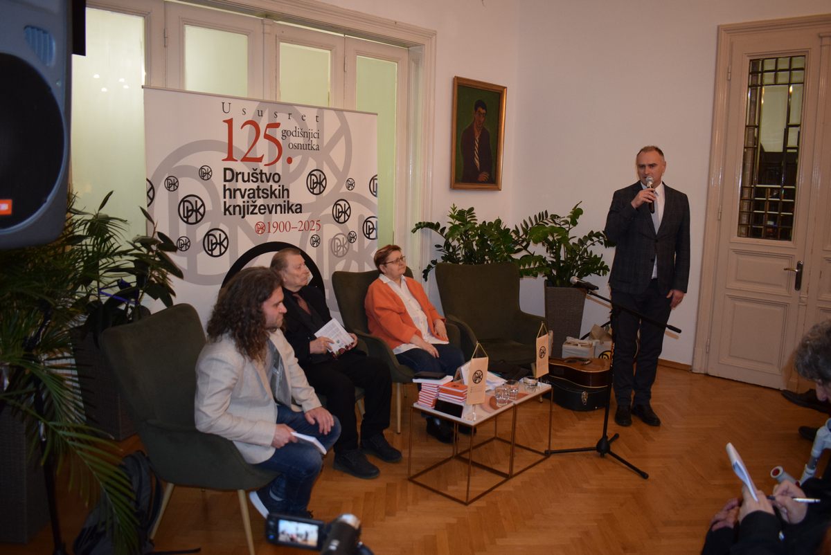  Zamjenik župana Mihael Jurić nazočio je predstavljanju zbornika autora ''KNJIŽEVNI KOMPAS SISAČKO-MOSLAVAČKE ŽUPANIJE'', koje je održano u središnjici Društva hrvatskih književnika u Zagrebu.