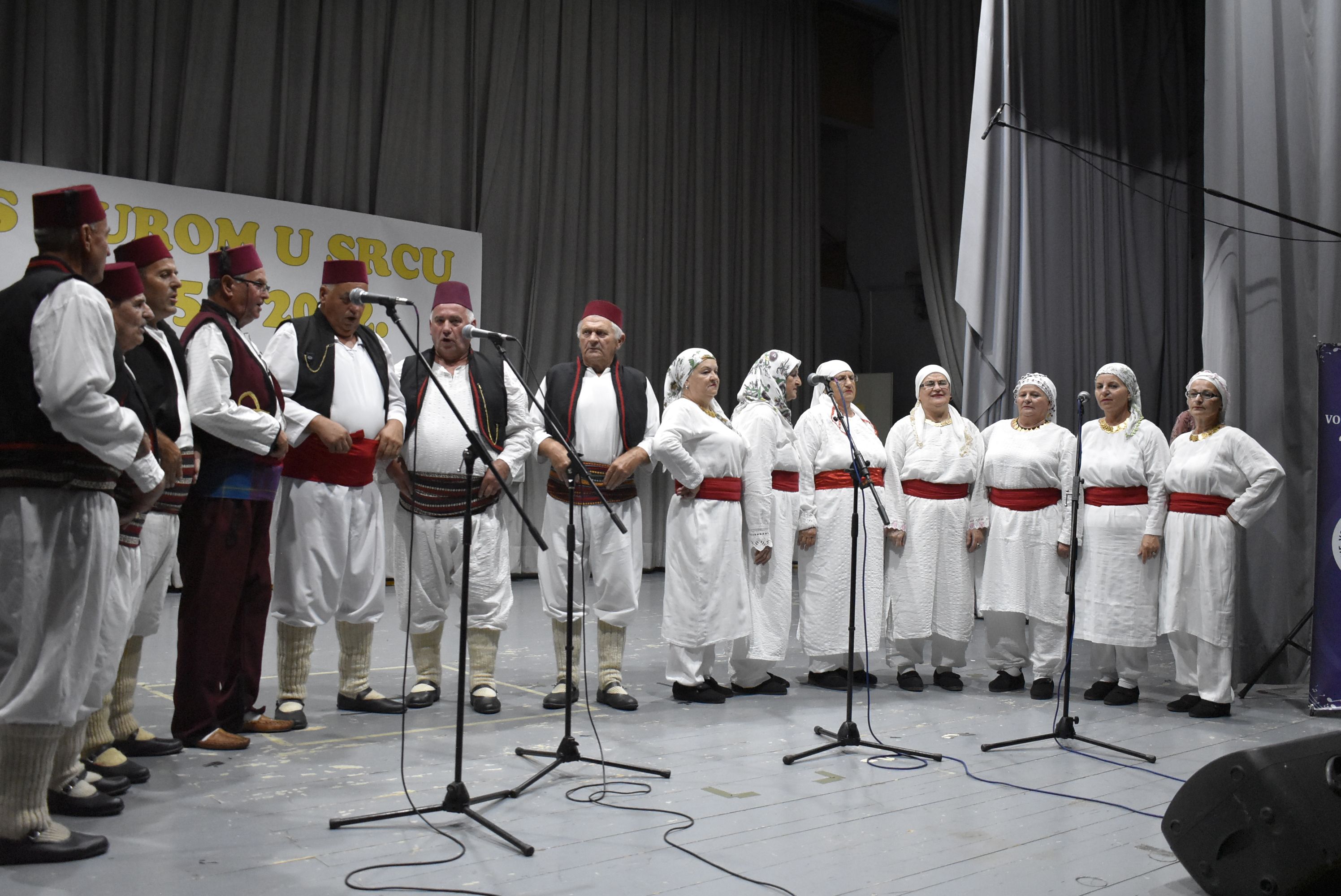 Zamjenica župana iz redova srpske nacionalne manjine, Mirjana Olujić, nazočila je tradicionalnom godišnjem koncertu Bošnjačkog kulturno-umjetničkog društva „Nur“ Sisak popularnog naziva „S Nurom u srcu“.