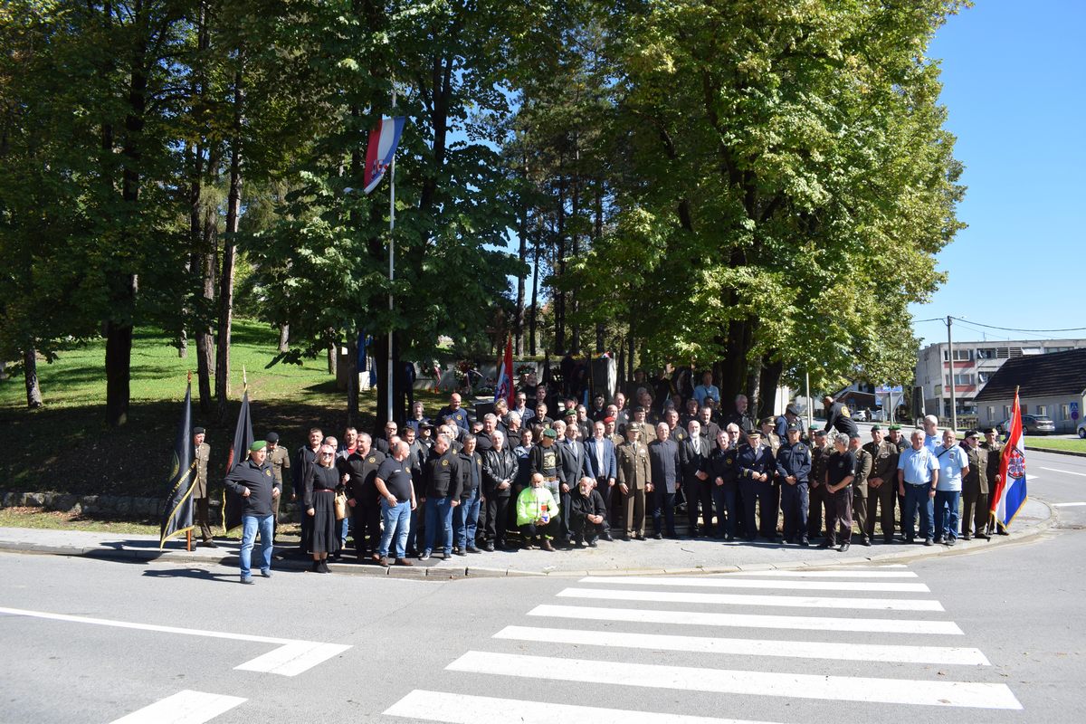 Zamjenik župana Mihael Jurić je u nedjelju, 18. rujna 2022. godine, sudjelovao u obilježavanju 27. obljetnice vojne operacije „Una 95“, koju je i ove godine organizirala Udruga ratnih veterana Druge gardijske brigade Gromovi Sisačko-moslavačke županije.