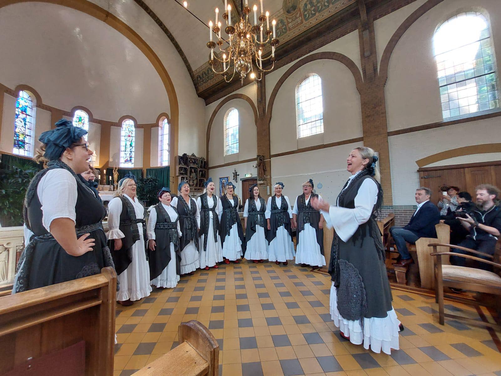 Završili su Dani Hrvatske u Nizozemskoj gdje je ove godine predstavljena kulturna baština Sisačko-moslavačke županije. Ženski vokalni sastav LIPE iz Siska održao je koncert u nizozemskoj katoličkoj crkvi sv. Antuna Padovanskog u mjestu Bergschenhoek, nedaleko Rotterdama.