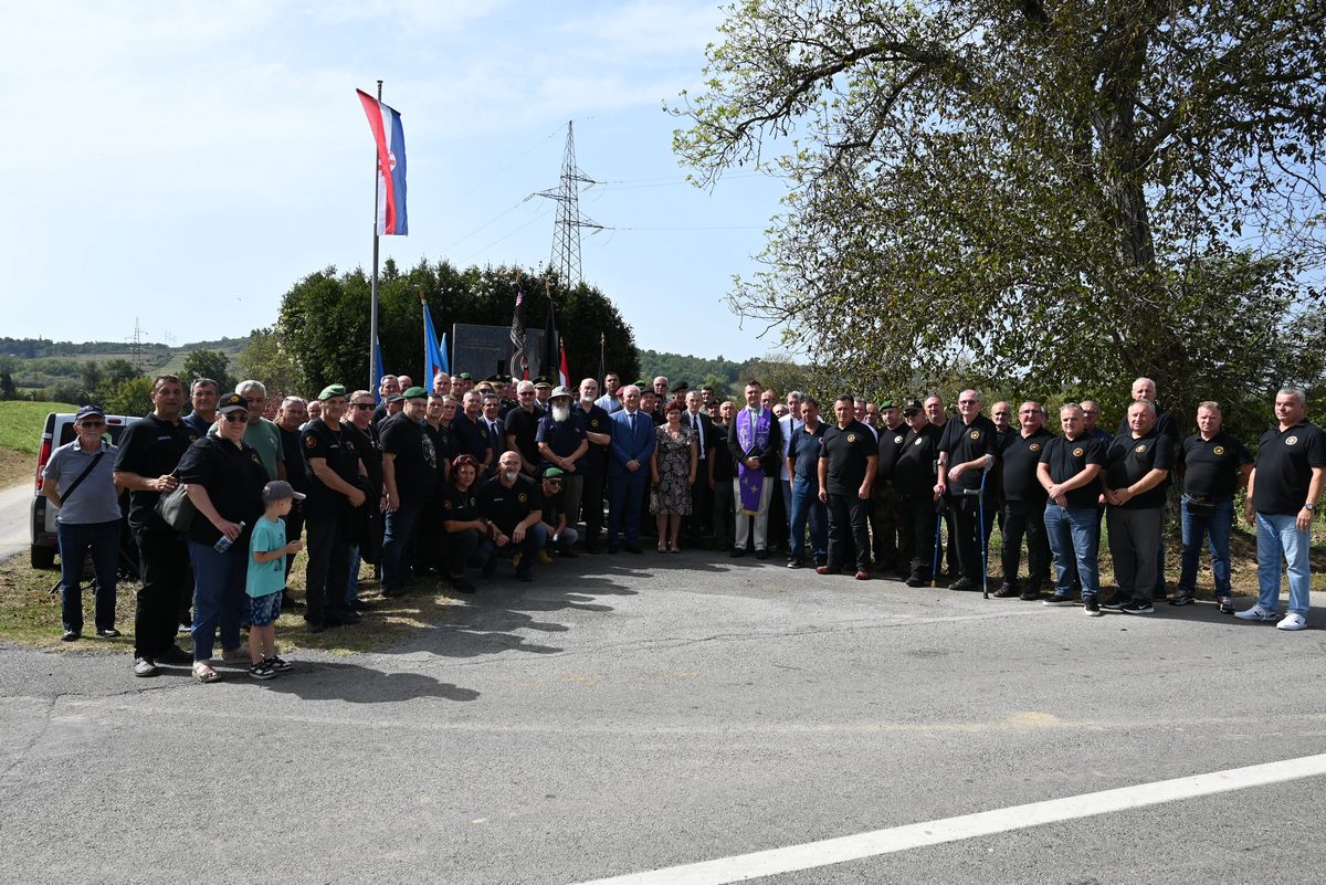 Zamjenik župana Mihael Jurić je nazočio obilježavanju 28. obljetnice sudjelovanja 2. GBR GROM u VRO „UNA-95“ i sjećanju na 26 poginulih „Gromova“ u ovoj operaciji.