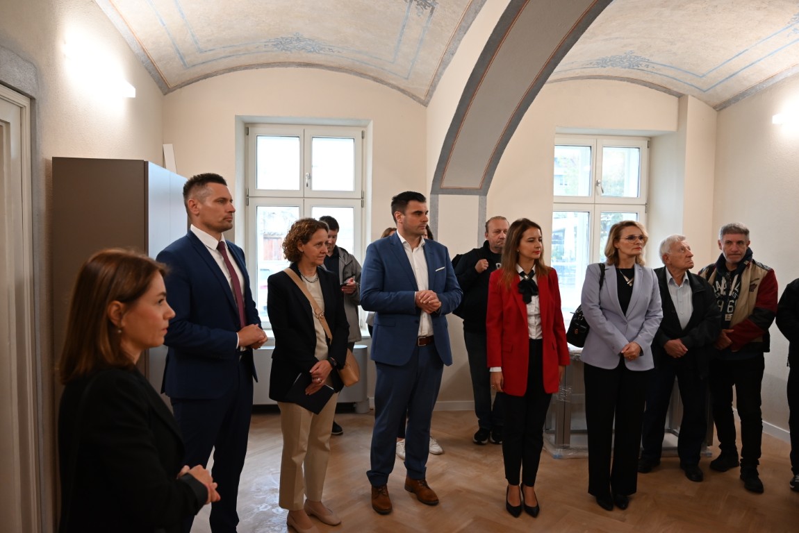 Obilaskom radova obnove zgrade sjedišta uprave Sisačko-moslavačke županije te otvorenjem izložbe „Kratka povijest hrvatske moderne skulpture“ u Zgradi kustodije Sisačke biskupije, u Sisku su danas svečano obilježeni jubilarni 30. Dani europske baštine u Hrvatskoj.