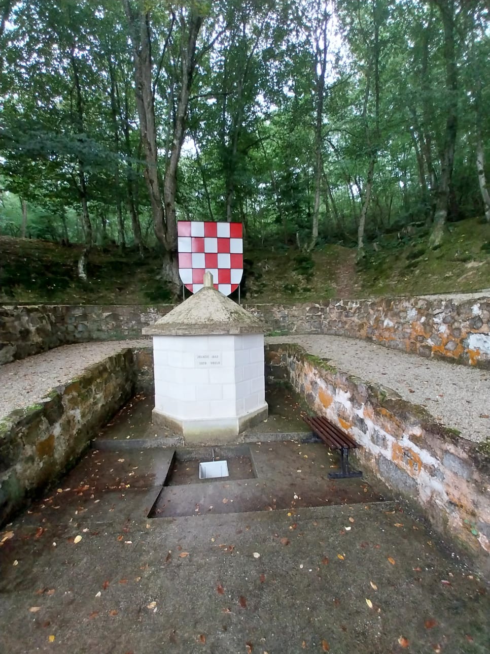 U subotu, 30. kolovoza kao izaslanik župana Ivana Celjaka, županijski vijećnik Nikola Abramović na Jelačić-vrelu u Velikoj Vranovini na području općine Topusko nazočio je prigodnom programu u sklopu obilježavanja Dana sela Velika Vranovina.