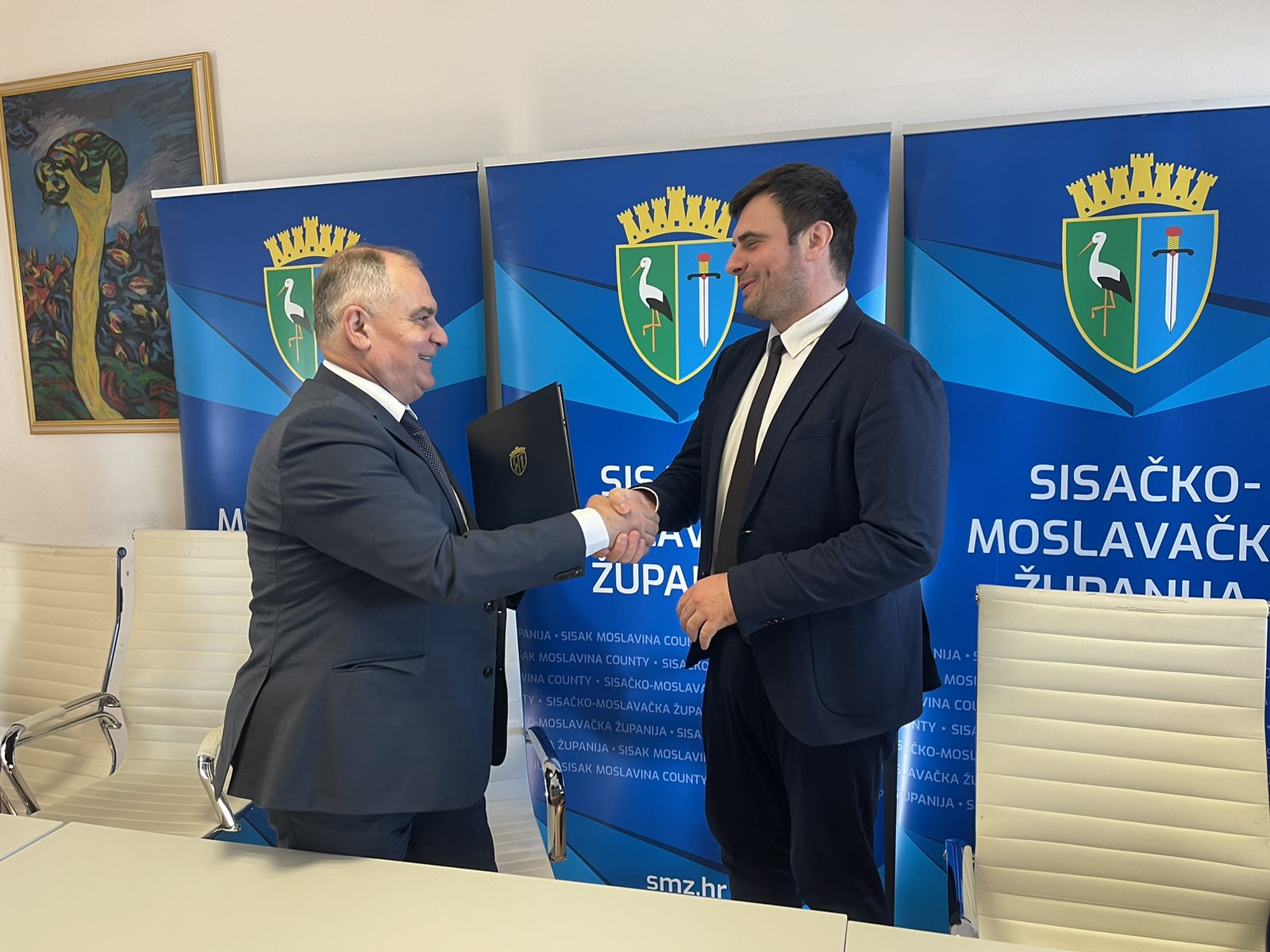 Učenici četvrtih razreda svih osnovnih škola s područja naše županije i ovoga će ljeta besplatno ljetovati u Splitu gdje ih očekuje sadržajan i zabavan program uz neizostavno kupanje na poznatim splitskim plažama. Rezultat je to danas potpisanog Sporazuma o organizaciji ljetovanja za učenike Sisačko-moslavačke županije kojeg su u Sisku potpisali sisačko-moslavački župan Ivan Celjak i splitsko-dalmatinski župan Blaženko Boban.