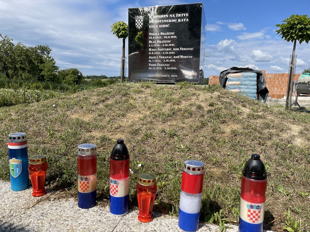 Zamjenik župana Mihael Jurić je u nedjelju, 10. srpnja 2022. godine, u Sibiću, naselju na petrinjskom području, sudjelovao u obilježavanju dana Svetog Bendikta, nebeskog zaštitnika mjesta. Obilježavanje je počelo paljenjem svijeća i odavanjem počasti kod spomen-obilježja žrtvama iz Domovinskog rata, a nastavljeno misom u župnoj crkvi Uznesenja Blažene Djevice Marije u Gori.