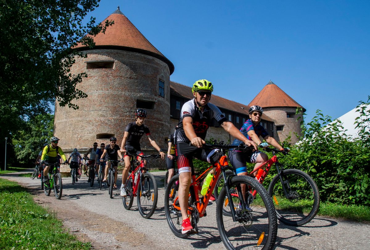  Uz pomoć i potporu Sisačko-moslavačke županije sisački Biciklistički klub Roda organizirao je Gastro Etno biciklijadu