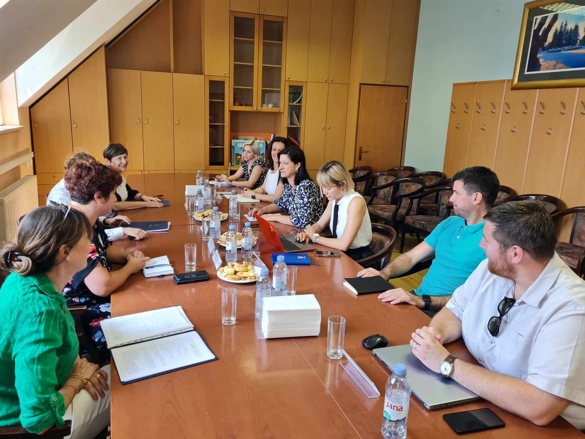 MINISTRICA KULTURE I MEDIJA U PETRINJI