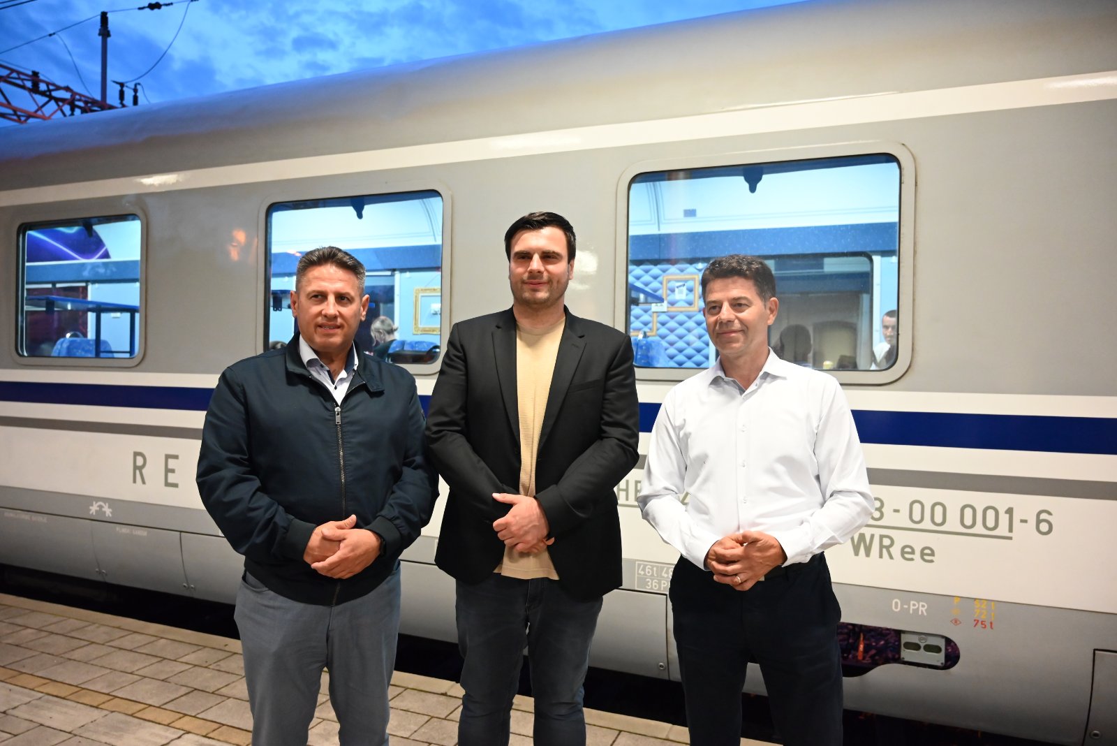 Župan Ivan Celjak, s državnim tajnikom za željeznicu, poštu i elektroničke telekomunikacije Ministarstva mora, prometa i infrastrukture Alenom Gospočićem te predsjednikom Uprave HŽ Putničkog prijevoza Željkom Ukićem, dočekao je u subotu, 1. srpnja 2023. godine prvi sezonski vlak koji vozi na relaciji Vukovar/Vinkovci – Sisak – Zagreb– Šibenik/Split i obrnuto. 