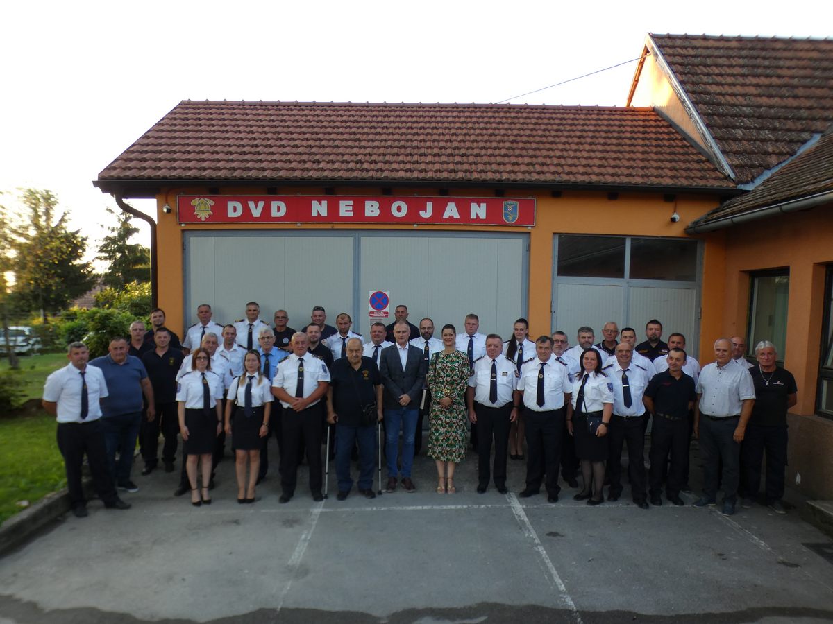 Zamjenik župana Mihael Jurić je u Vatrogasnom domu u Nebojanu nazočio redovnoj, izvještajno-izbornoj sjednici Skupštine Vatrogasne zajednice grada Petrinje. 