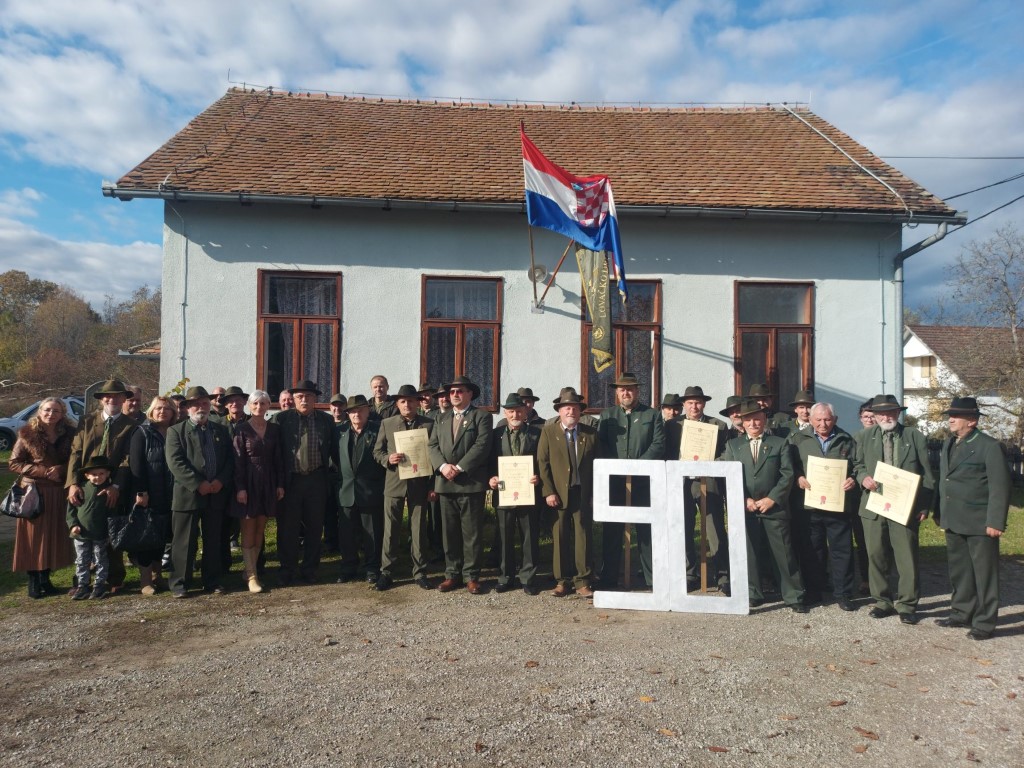 U srijedu, 9. studenoga 2022. godine, u lovačkom domu u Gornjoj Meminskoj, održano je obilježavanje 90 godina od osnivanja lovačkog društva “Staza”. Obilježavanju je prisustvovala pročelnica Upravnog odjela za poljoprivredu, ruralni razvoj, zaštitu okoliša i prirode Anita Sinjeri-Ibrišević.
