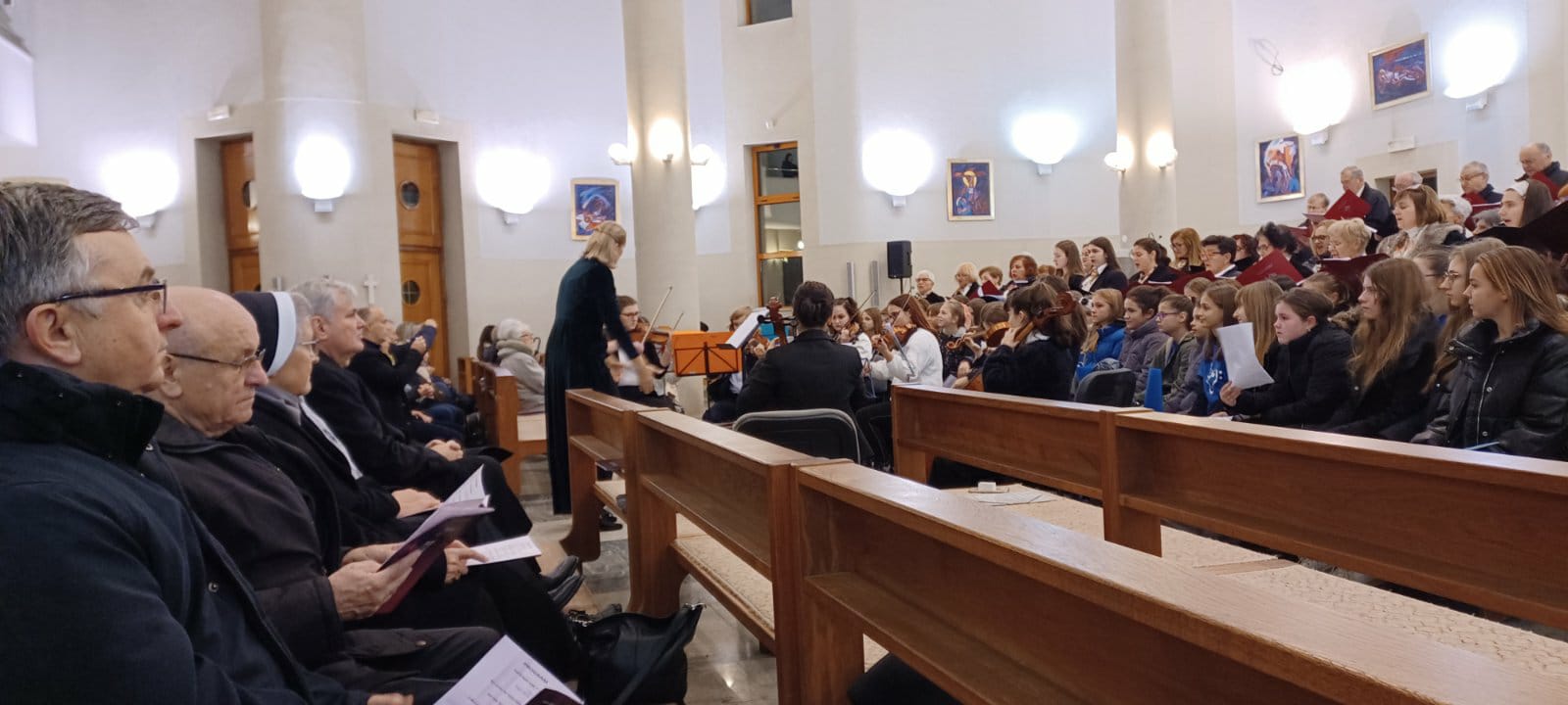 U utorak, 22. studenoga 2022. na blagdan sv. Cecilije, zaštitnice glazbenika, u Bazilici sv. Kvirina održan je koncert pod nazivom "Korali Bacha". 