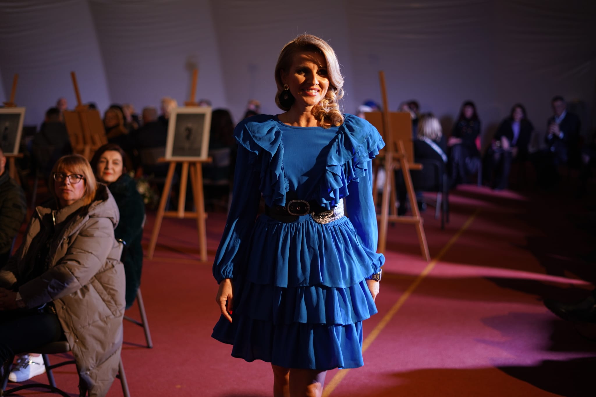 Zamjenik župana Mihael Jurić u srijedu 23. studenoga 2022. nazočio je modnom eventu održanom na rukometnom terenu (balon) u Petrinji. 