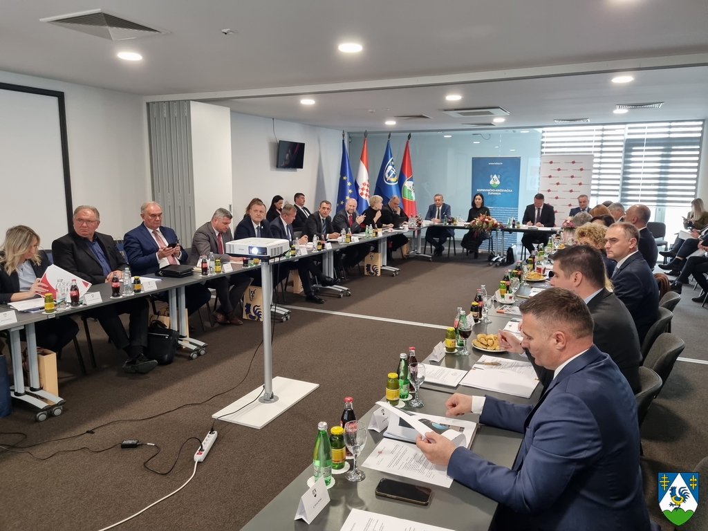 Zamjenik župana Mihael Jurić sudjelovao je, u ime Sisačko-moslavačke županije, na 64. sjednici Izvršnog odbora Hrvatske zajednice županija koja je u petak, 11. studenoga 2022. godine održana u Križevcima. Nakon sjednice, zamjenik župana prisustvovao je otvorenju 24. Obrtničkog i gospodarskog sajma Koprivničko-križevačke županije.