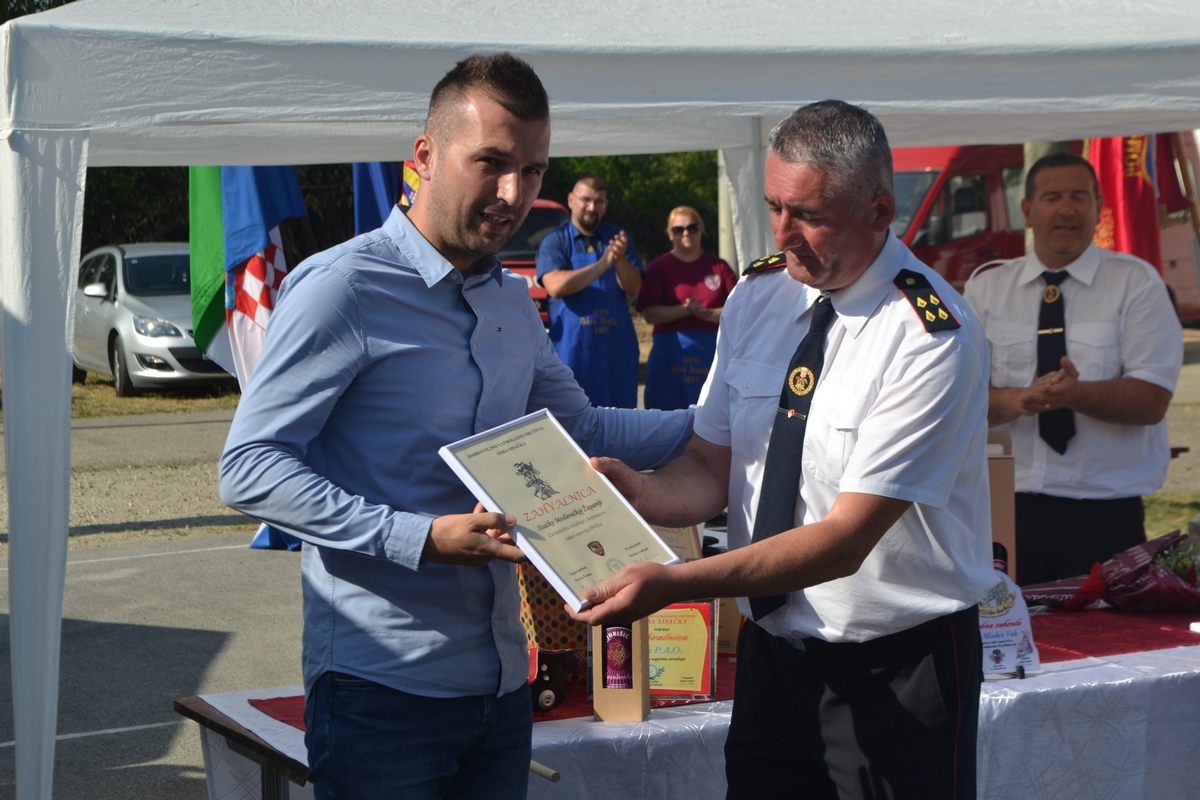 Vijećnik u Županijskoj skupštini Tomislav Kralj je, kao izaslanik župana Ivana Celjaka, u subotu, 21. svibnja 2022. godine, u Odri, naselju na području Grada Siska, nazočio programu obilježbe 140. obljetnice DVD-a Odra Sisačka.