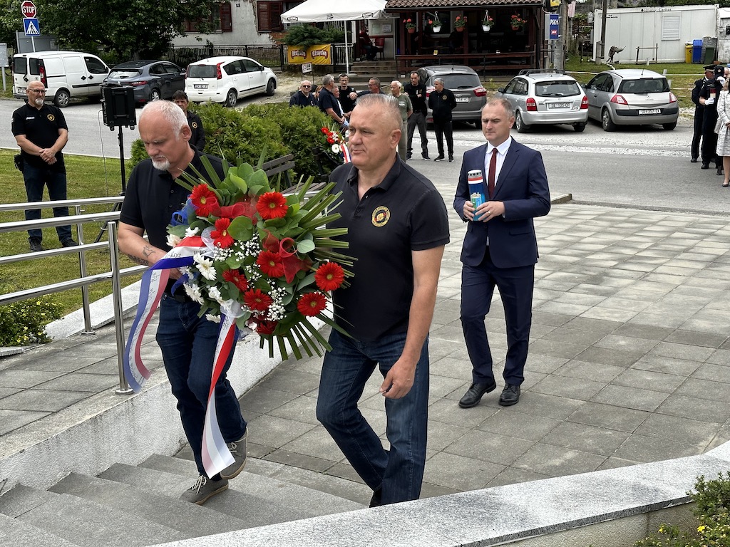 Zamjenik župana Mihael Jurić, nazočio je obilježavanju Dana državnosti Republike Hrvatske u utorak, 30. svibnja 2023. godine u Petrinji.
