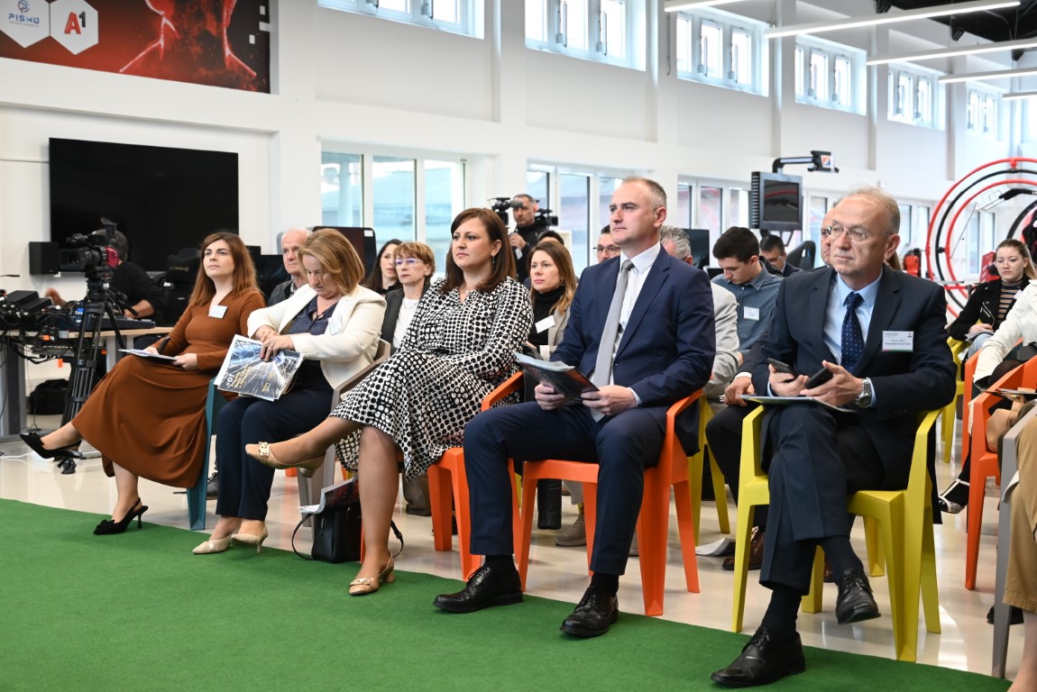 U Poduzetničkom inkubatoru Sisačko-moslavačke županije PISMO 2 u Novskoj, danas je održan investicijski forum Lider invest u organizaciji poslovnog tjednika Lider.