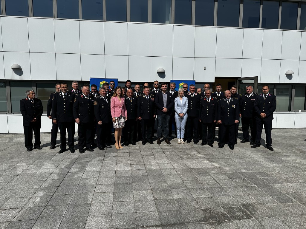 U povodu blagdana Svetog Florijana, nebeskog zaštitnika vatrogasaca, župan Ivan Celjak sa suradnicima je u petak, 5. svibnja 2023. godine održao je tradicionalni prijam za članove Vatrogasne zajednice SMŽ. Bila je to prilika da se razgovara o ulaganjima i zajedničkim ciljevima i planovima za razvoj županijskog vatrogastva.