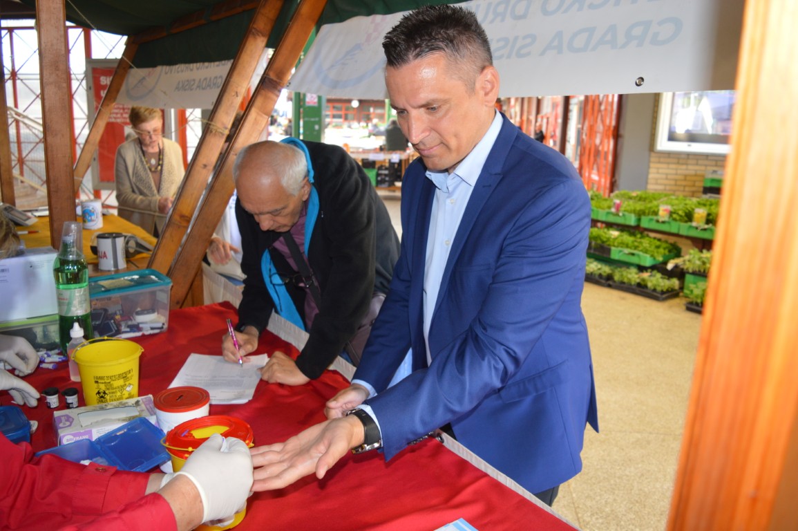 Akciji se, kao izaslanik župana Ivana Celjaka, pridružio i državni tajnik u Ministarstvu prostornog uređenja, graditeljstva i državne imovine, Domagoj Orlić.