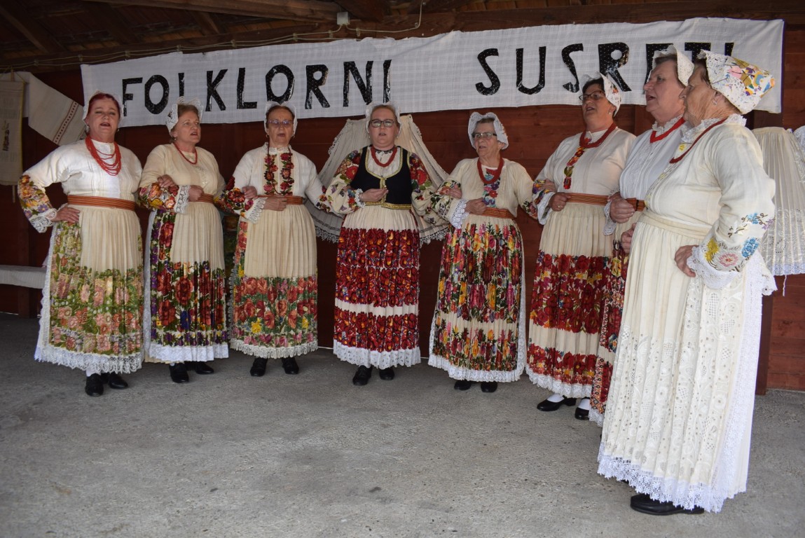 Proslava blagdana Svetog Florijana, zaštitnika vatrogasaca i sela Poljana Lekenička održana je u ovom naselju na području općine Lekenik, na prostoru ispred lokalnog društvenog doma.