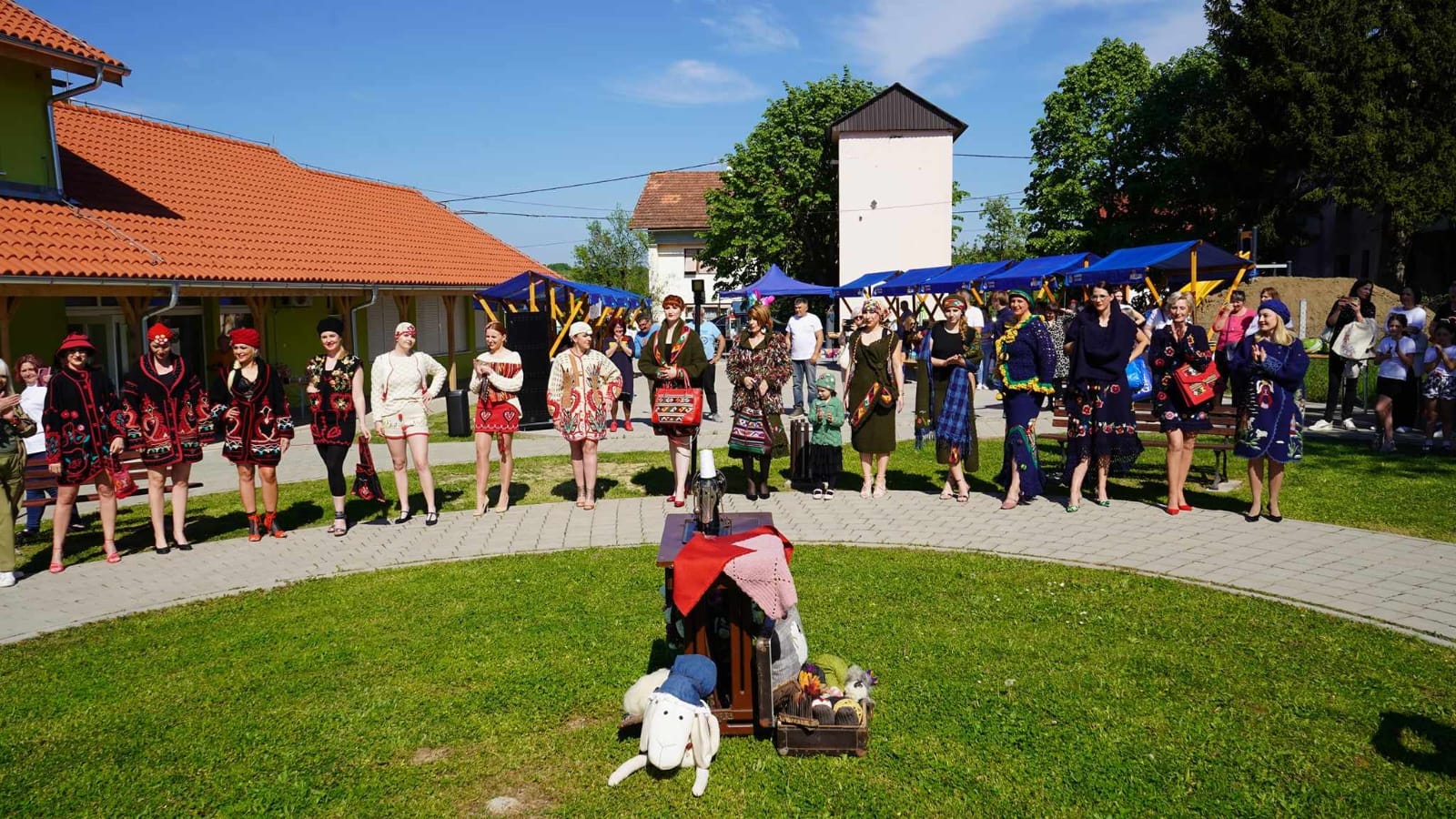 Pročelnica Upravnog odjela za poljoprivredu, ruralni razvoj, zaštitu okoliša i prirode Anita Sinjeri-Ibrišević je, kao izaslanica župana Ivana Celjaka, nazočila Festivalu vune, koji je održan u organizaciji Općine Majur. 