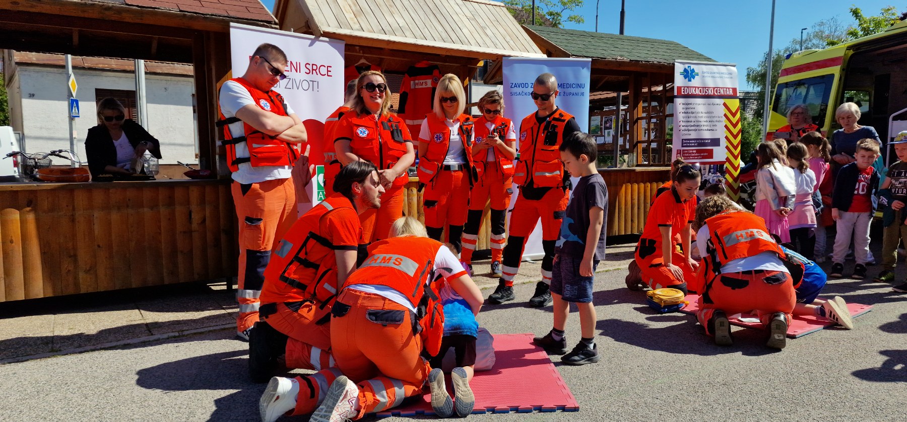 Zavod za hitnu medicinu Sisačko-moslavačke županije obilježio je u utorak, 30. travnja 2024. godine Nacionalni dan hitne medicinske službe javnom edukacijom za građane koja je održana na Gradskoj tržnici u Sisku.