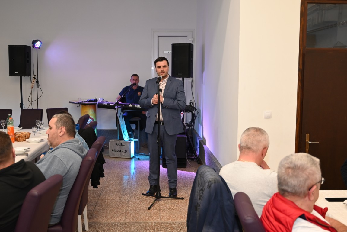 Župan Ivan Celjak nazočio je tradicionalnom susretu branitelja hrvatskog Pounja, Sunje i sunjske Posavine, koji je, u organizaciji Općinskog ogranka Udruge hrvatskih dragovoljaca Domovinskog rata općine Sunja i HVIDR-e Sunja, održan u Sunji.