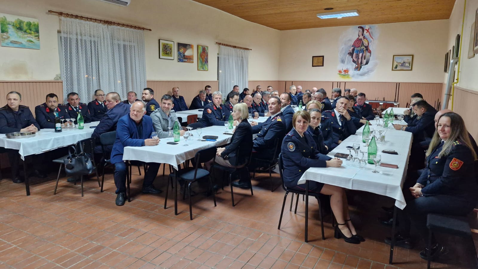 Pročelnica Upravnog odjela za poljoprivredu, ruralni razvoj, zaštitu okoliša i prirode Anita Sinjeri-Ibrišević je, kao izaslanica župana Ivana Celjaka, nazočila redovnoj izvještajnoj godišnjoj sjednici Skupštine Vatrogasne zajednice grada Popovače, koja je održana u vatrogasnom domu DVD Popovača.
